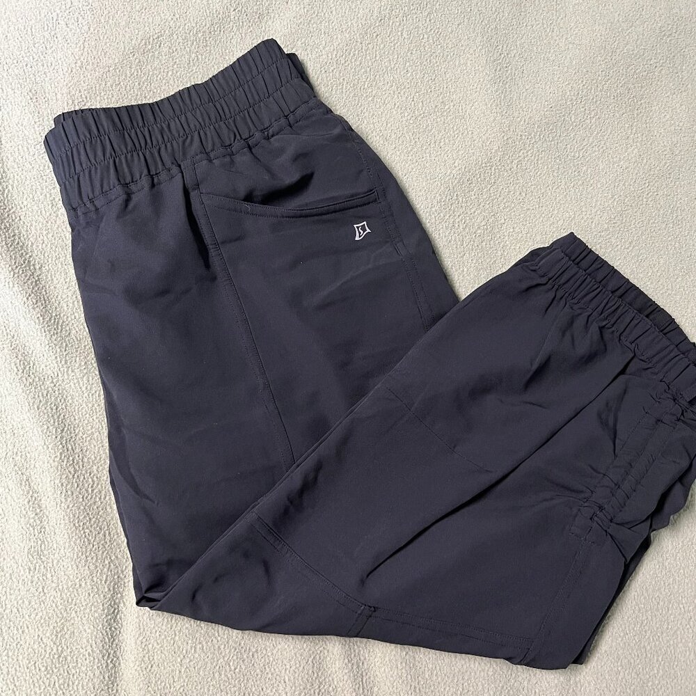 Dakota Capri Pants - LG - Skirt Sports - ENDE